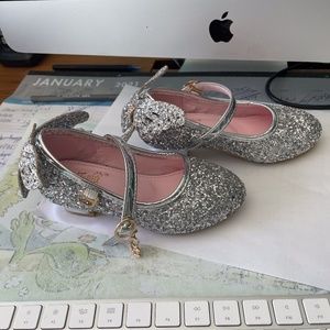 Silver sparkly dress-up shoes for girl - size 26